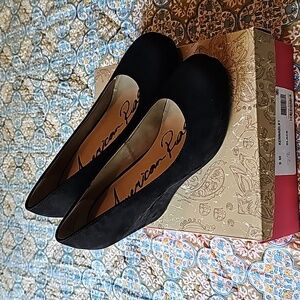 American Rag Cie Kenna Black Faux Suede Wedges Size 9